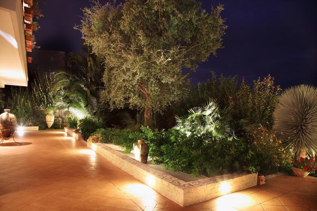 B&B Villa Il Sughero 莫诺波利 外观 照片