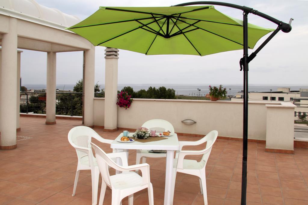 B&B Villa Il Sughero 莫诺波利 外观 照片
